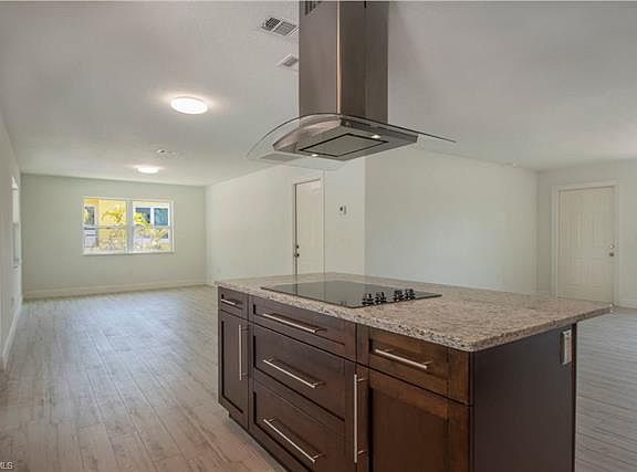 5th image of 1804 Dogwood Dr