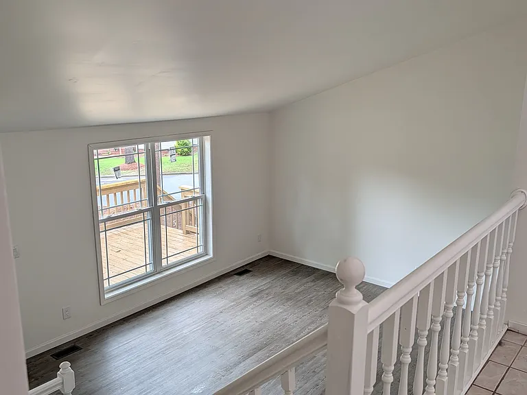 507 Lancelot Dr — Photo 16