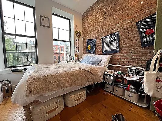 1st image of 420 Melrose St #3F