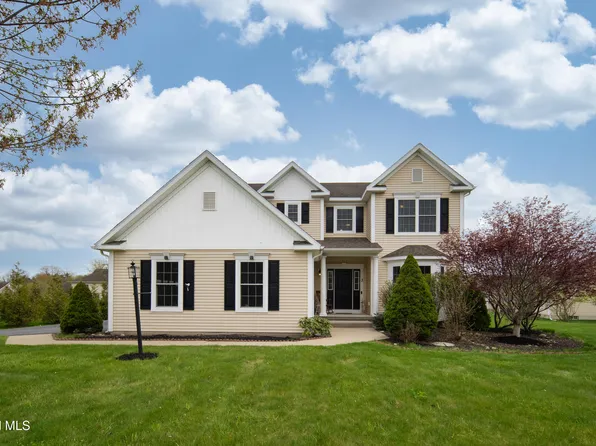 3 Skybrook Circle, Clifton Park, NY 12065