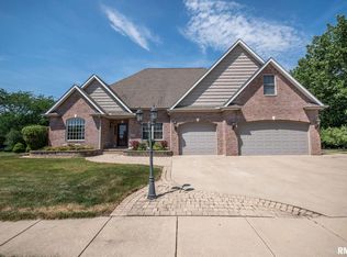 1716 Sycamore, Washington, IL 61571