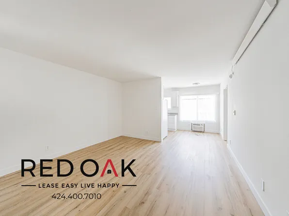 8720 Owensmouth Ave #9, Canoga Park, CA 91304