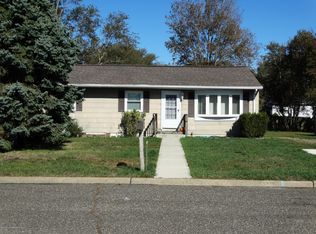 804 E Hickory Dr, Lanoka Harbor, NJ 08734