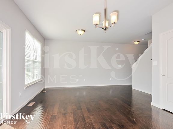 3rd image of 106 Katiemist Dr