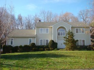 3749 Cranberry Ln, Shrub Oak, NY 10588