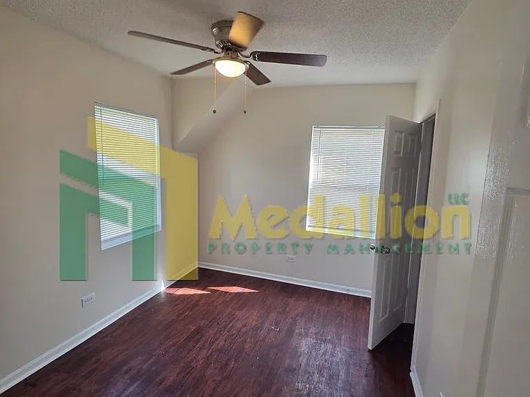 8749 S Wabash Ave — Photo 21