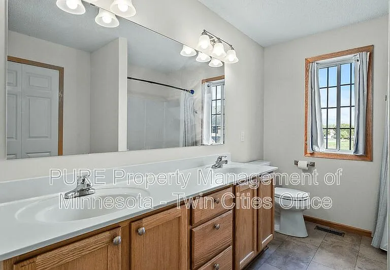 1877 111th Ave NE — Photo 20