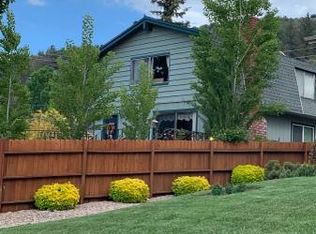 2417 E Canyon Dr, Wrightwood, CA 92397
