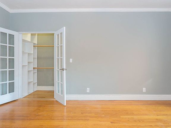 2nd image of 3006 29th St APT 5A