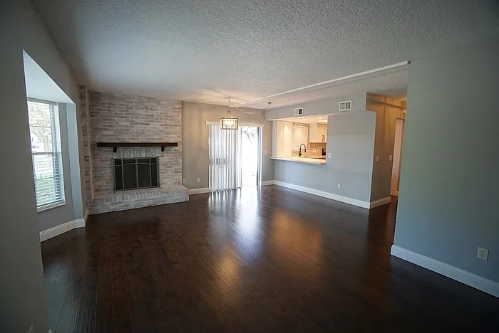 3323 W Swann Ave — Photo 4