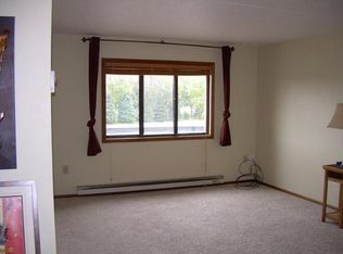2200 S 29th St, Grand Forks, ND 58201