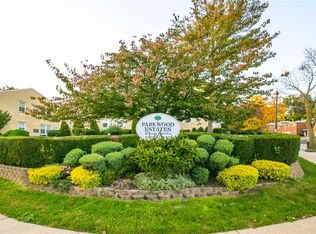 25137 71st Rd, Bellerose, NY 11426