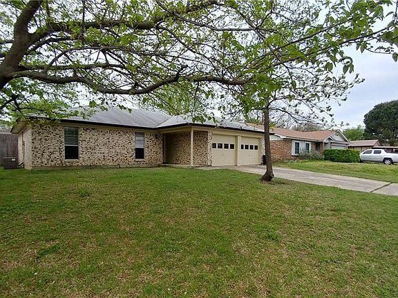 3rd image of 5708 Twin Oaks Dr