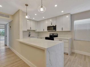 802 Burgundy St #Q, Delray Beach, FL 33484