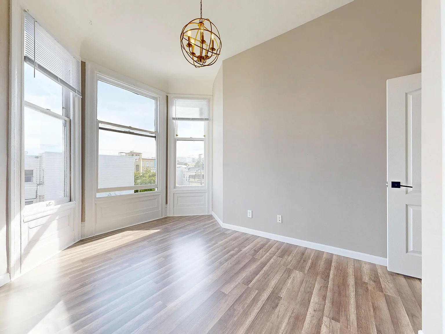 Top-Floor 3BR in the Mission District — Photo 4