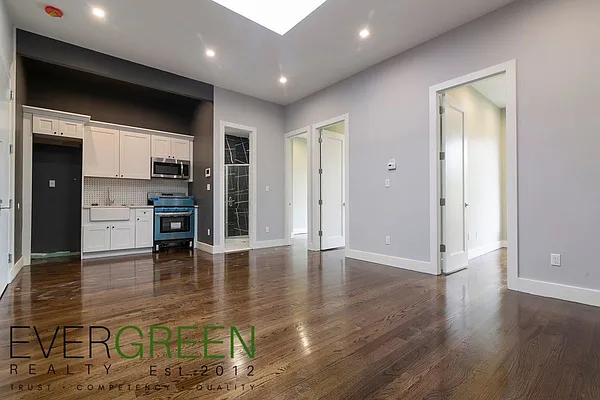 Rented by Evergreen Apartments BK | media 1