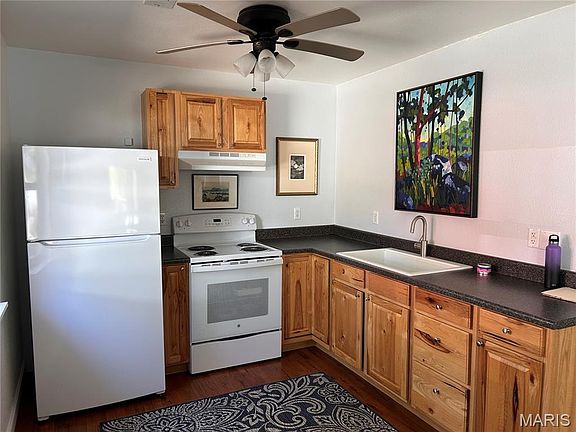 4th image of 2581 River Rd