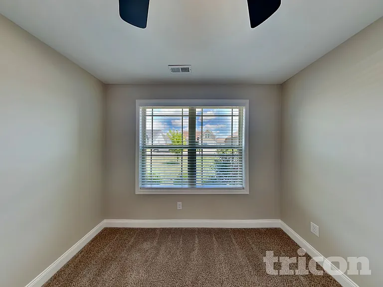223 Fieldstone Ln — Photo 11