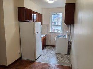 30-30 42nd St #3L, Astoria, NY 11103