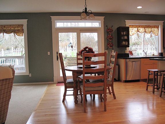 4th image of 13839 233rd Ct NE