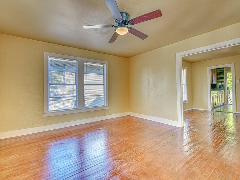 1559 Vermont Ave — Photo 12