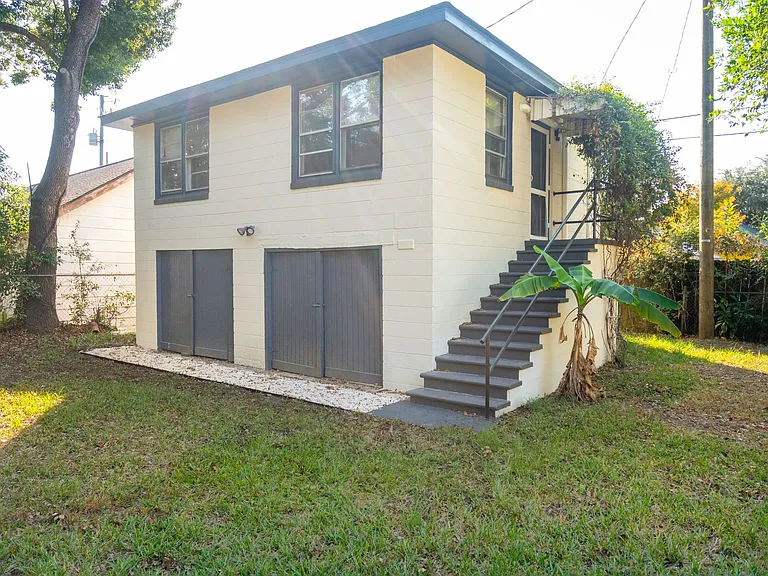 1007 Bethany St — Photo 3