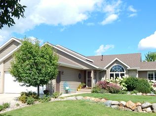 904 N Snowberry Ave, Brandon, SD 57005