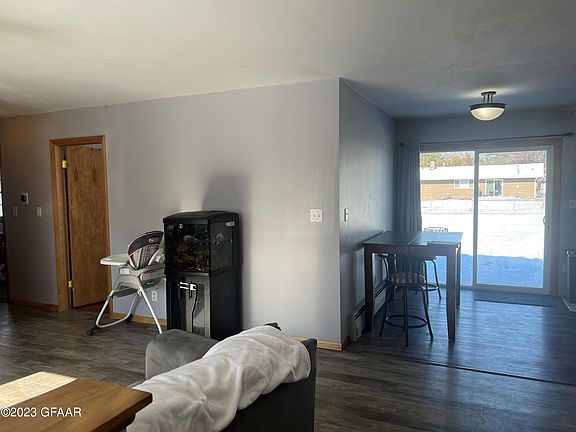 4th image of 622 22nd Ave S