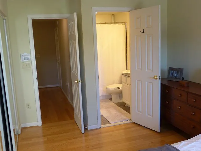 512 S Montford Ave — Photo 11