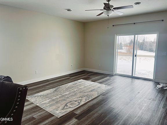 4th image of 28 Adeline Dr