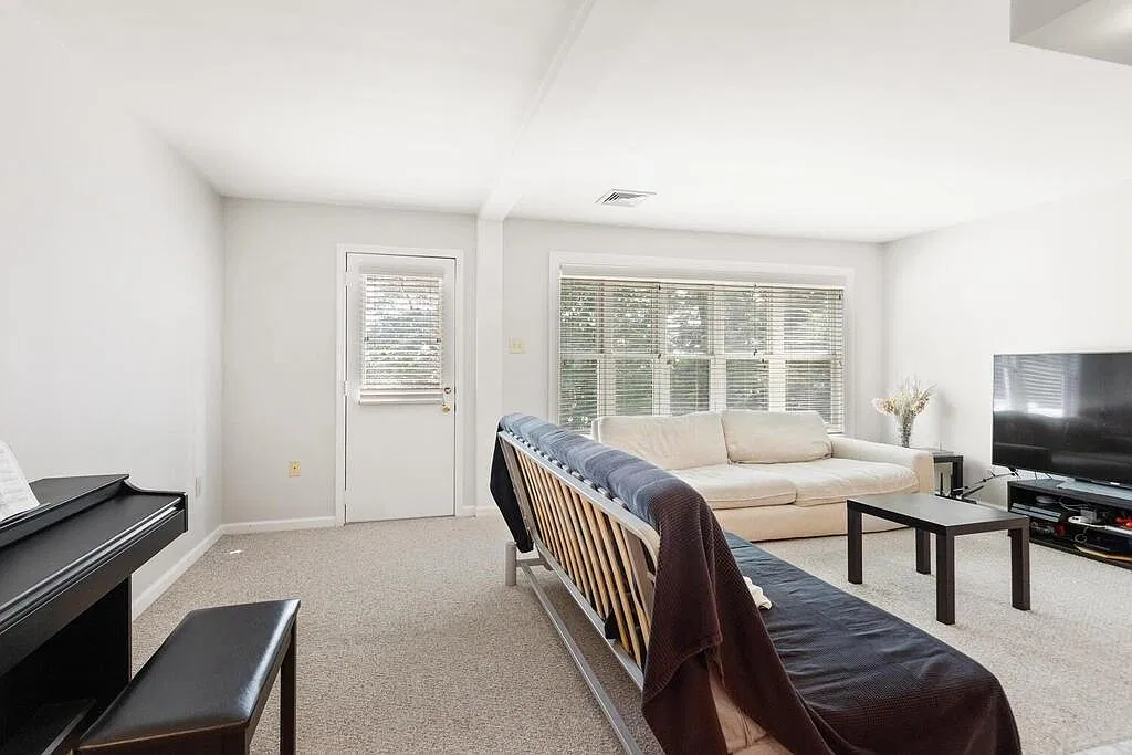 2 bed, 2.5 bath, 1556 sqft, $3,350 — Photo 4