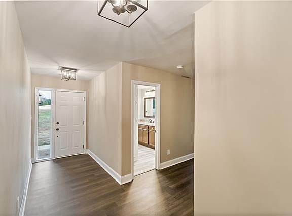 4th image of 3646 Golf Dr NE