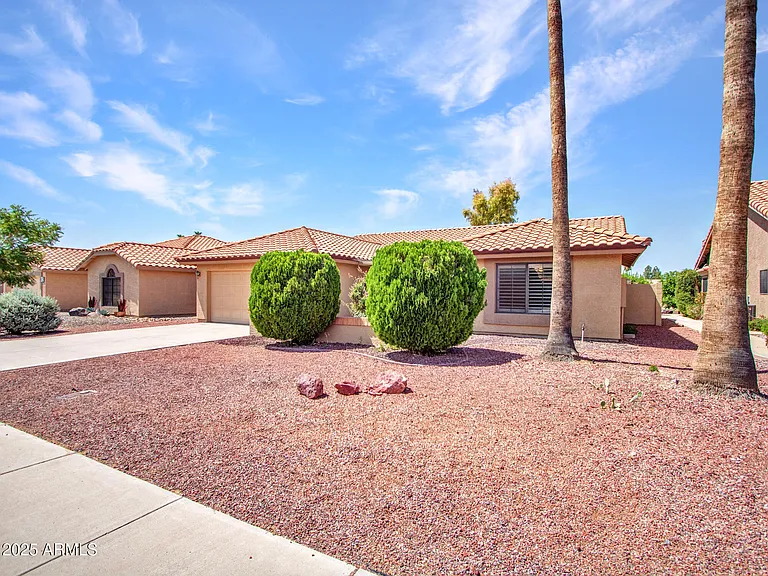 9343 W Escuda Dr — Photo 2