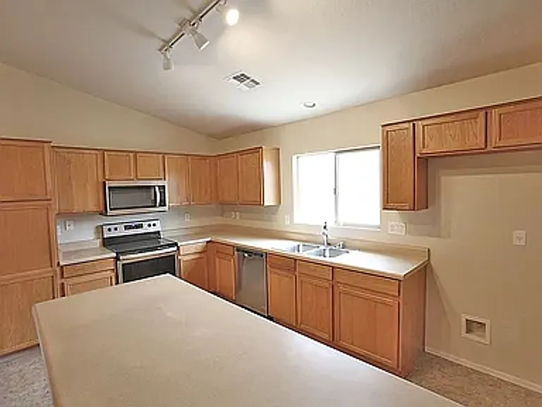 17849 W Ventura St — Photo 3