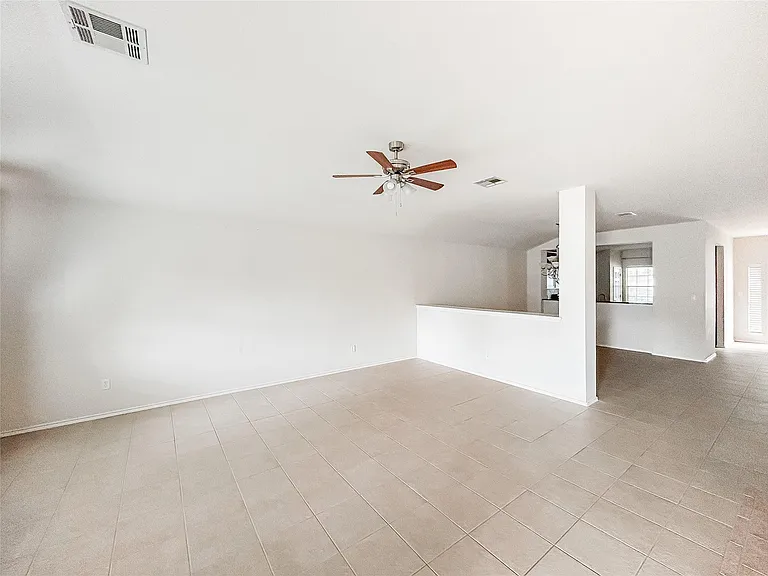7810 Squirrel Hollow Dr — Photo 5