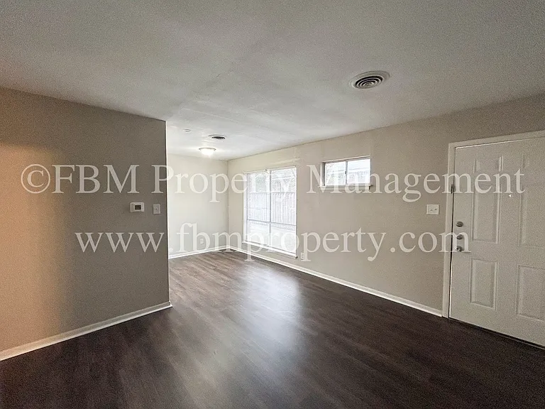 106 S Kaufman St #3 — Photo 4