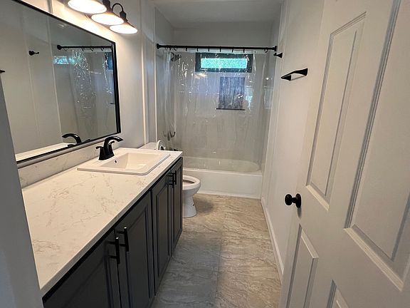 3rd image of 496 Avenue A #B