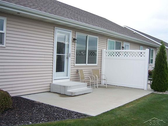 4th image of 27 Tuscany Cir