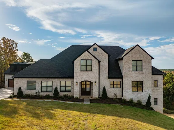 1688 S Silverthorne Dr, Little Rock, AR 72210