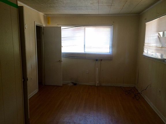 3rd image of 113 Rosewood St