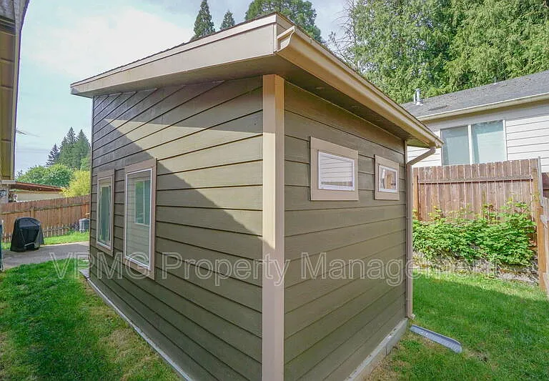8814 NE 82nd Ave — Photo 23