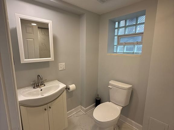 2nd image of 2507 W 71st St #B