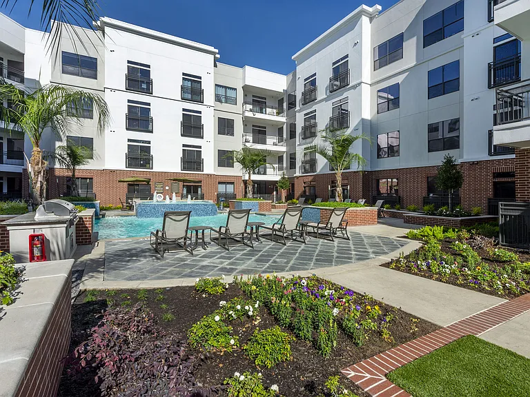 Instrata Upper Kirby — Photo 41