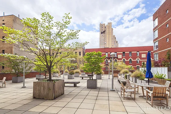 Rented by Halstead Real Estate | media 24