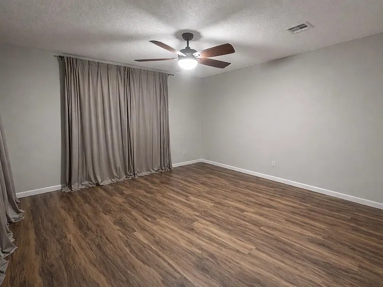1237 E Riviera Dr — Photo 11