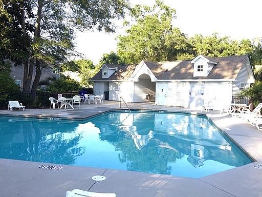 2nd image of 1538 Royal Colony Rd