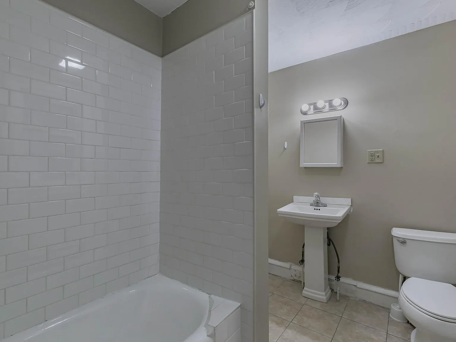 212 Taft St — Photo 4