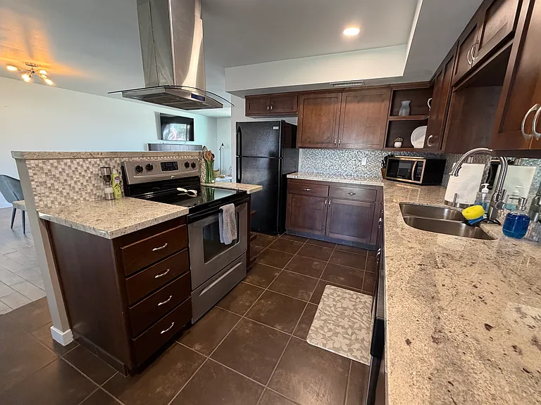 135 E Ellis Dr — Photo 14