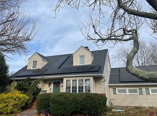 354 Lido Pkwy, Lindenhurst, NY 11757