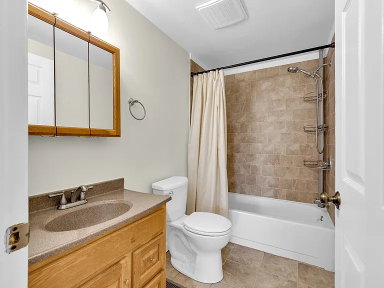 880 Ruskin Dr — Photo 34